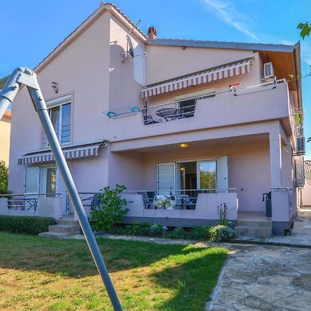 1 Bedroom Nice Apartment In Задар Экстерьер фото